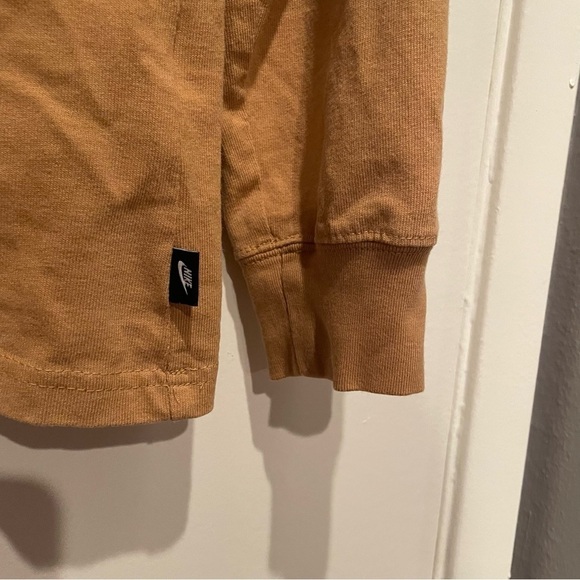 Nike Sportswear Premium Essentials Men's Long-Sleeve Pocket T-Shirt product Nike - Picture 3 of 10